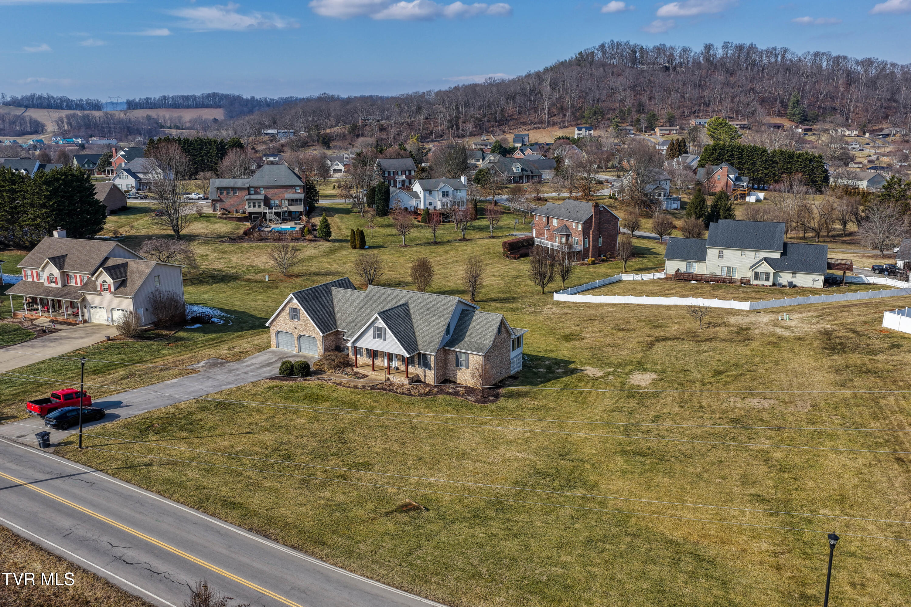 604 Snapps Ferry Road Kingsport, TN 37663 - Photo 17 of 94 604 Snapps Ferry MLSa (17 of 26)