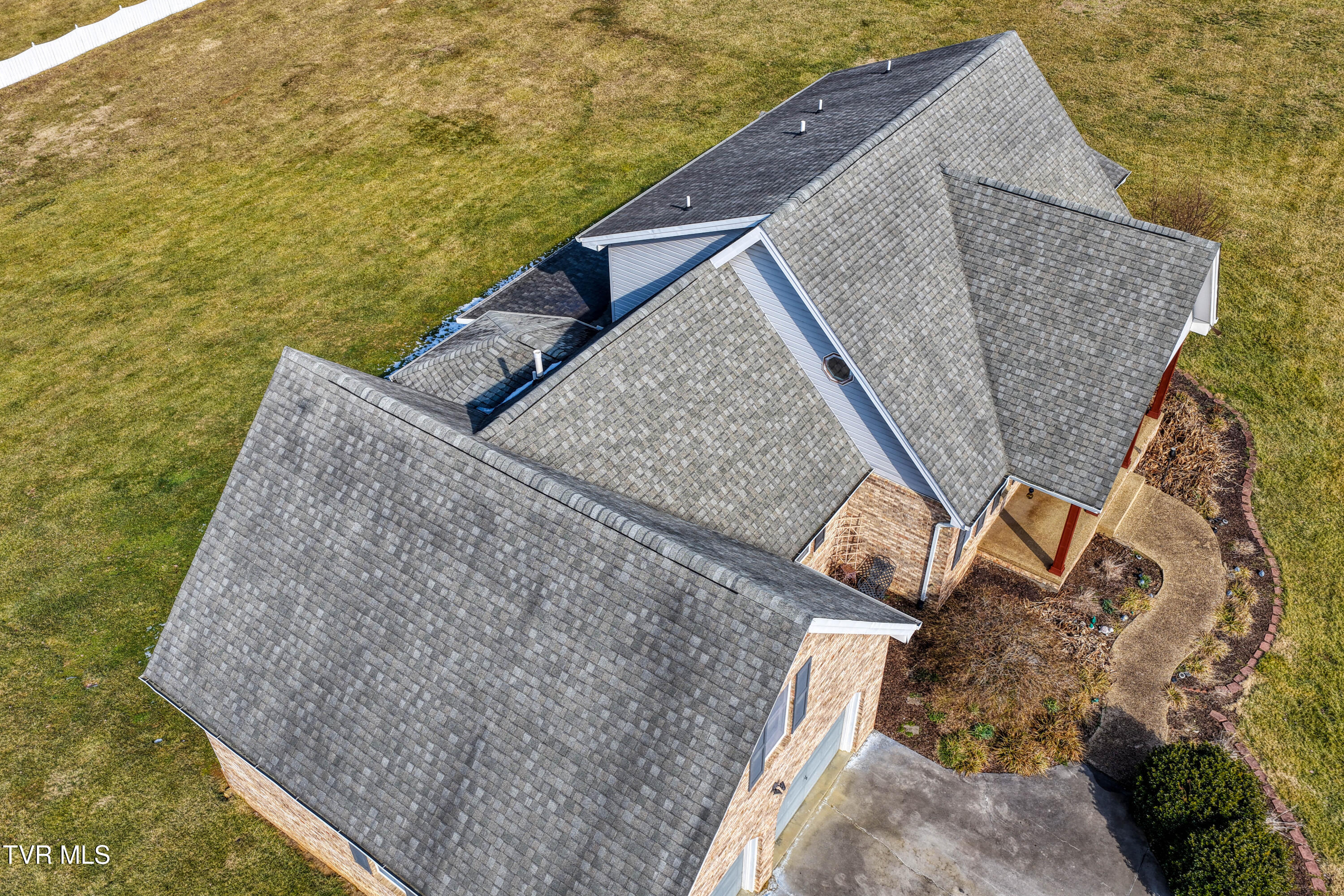 604 Snapps Ferry Road Kingsport, TN 37663 - Photo 4 of 94 604 Snapps Ferry MLSa (4 of 26)