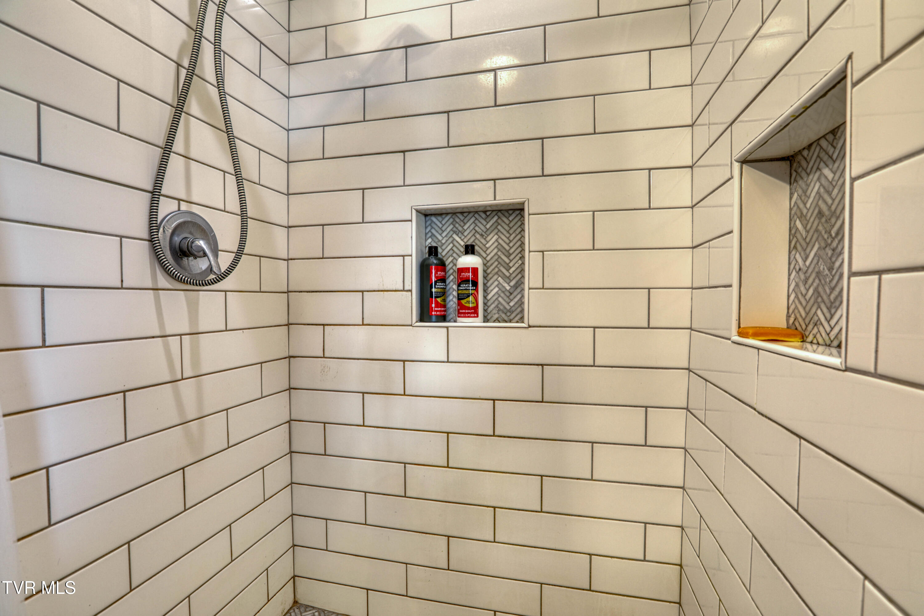 604 Snapps Ferry Road Kingsport, TN 37663 - Photo 57 of 94 604 Snapps Ferry MLSb (34 of 65)