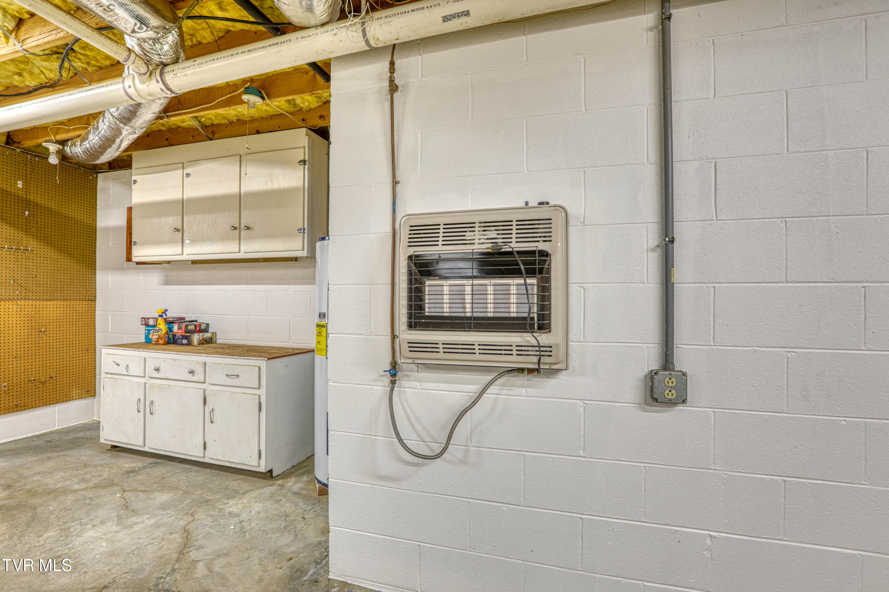 604 Snapps Ferry Road Kingsport, TN 37663 - Photo 85 of 94 Gas heat basement.