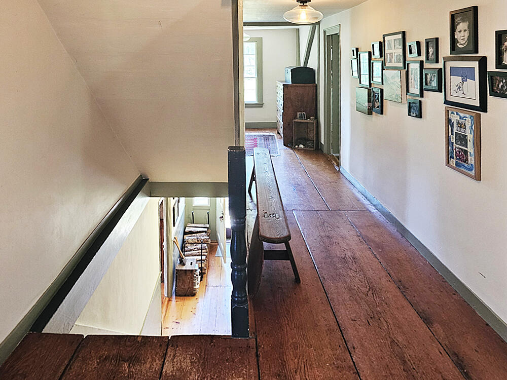 608 River Road Newcastle, ME 04553 - Photo 77 of 102 Upstairs Hallway