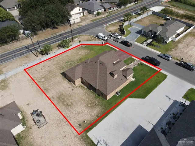 an aerial view of a tennis ground