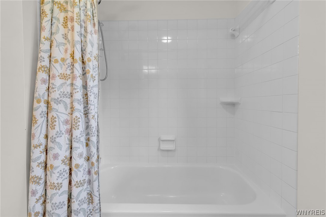 4635 Schurr Road Clarence, NY 14031 - Photo 32 of 49