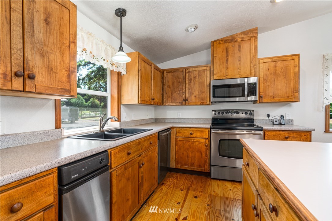 1082 Centralia Alpha Road Chehalis, WA 98532 - Photo 11 of 29 Gallery Image 11
