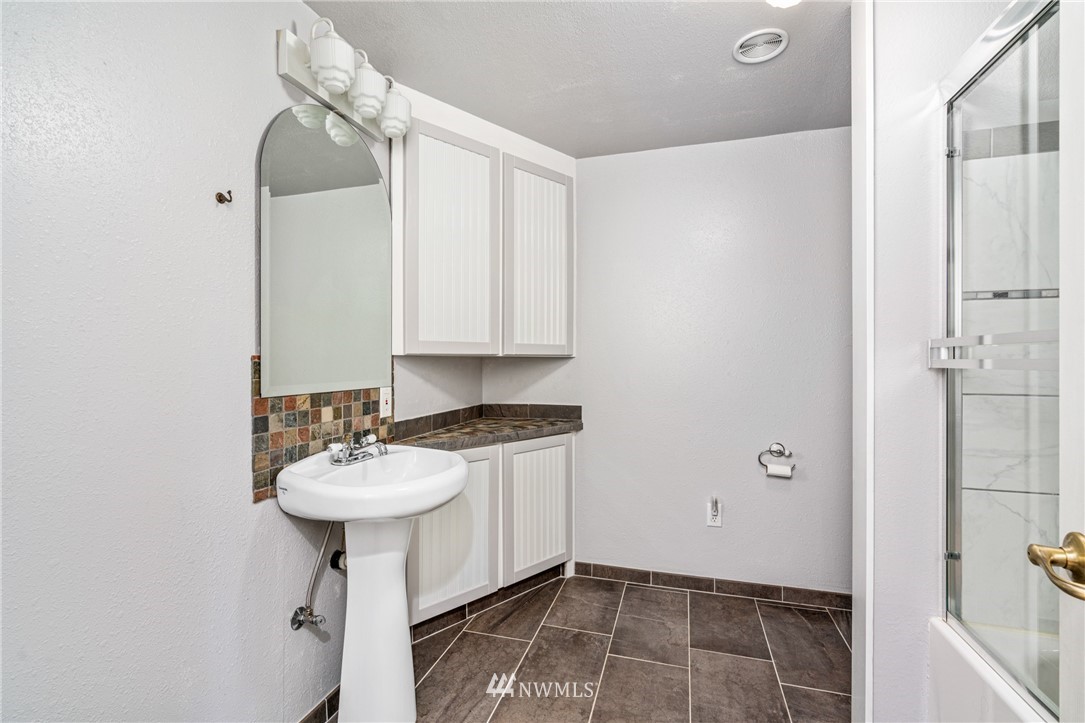 1082 Centralia Alpha Road Chehalis, WA 98532 - Photo 13 of 29 Gallery Image 13