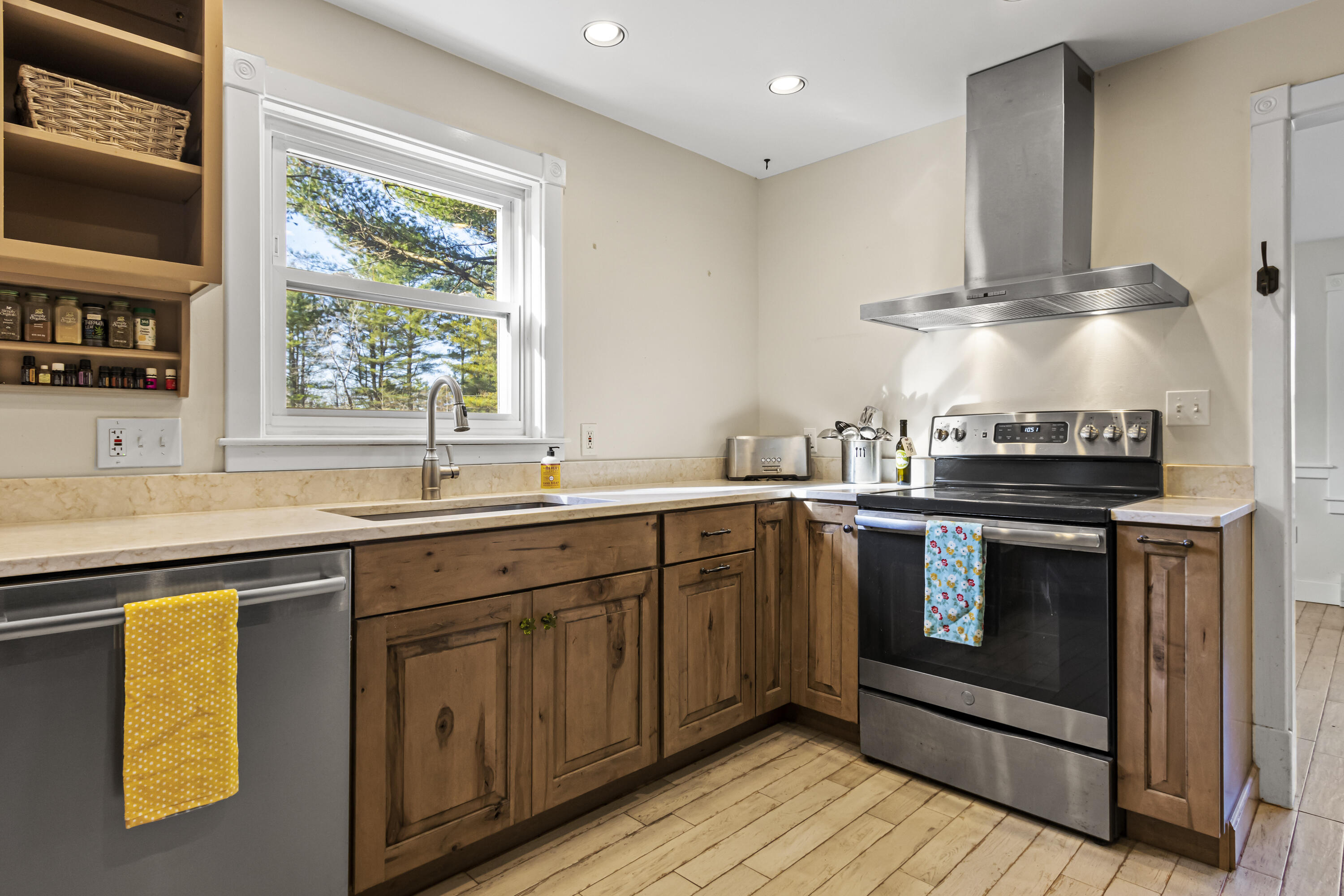 196 Range Road Cumberland, ME 04021 - Photo 13 of 52 20241108KH-71016
