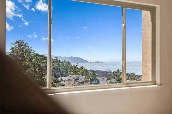 $828,888 | 627 Hickey Boulevard, Unit D, Pacifica, CA 94044