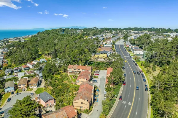 $828,888 | 627 Hickey Boulevard, Unit D, Pacifica, CA 94044