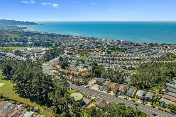 $828,888 | 627 Hickey Boulevard, Unit D, Pacifica, CA 94044