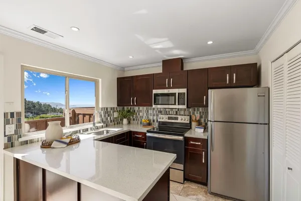 $828,888 | 627 Hickey Boulevard, Unit D, Pacifica, CA 94044