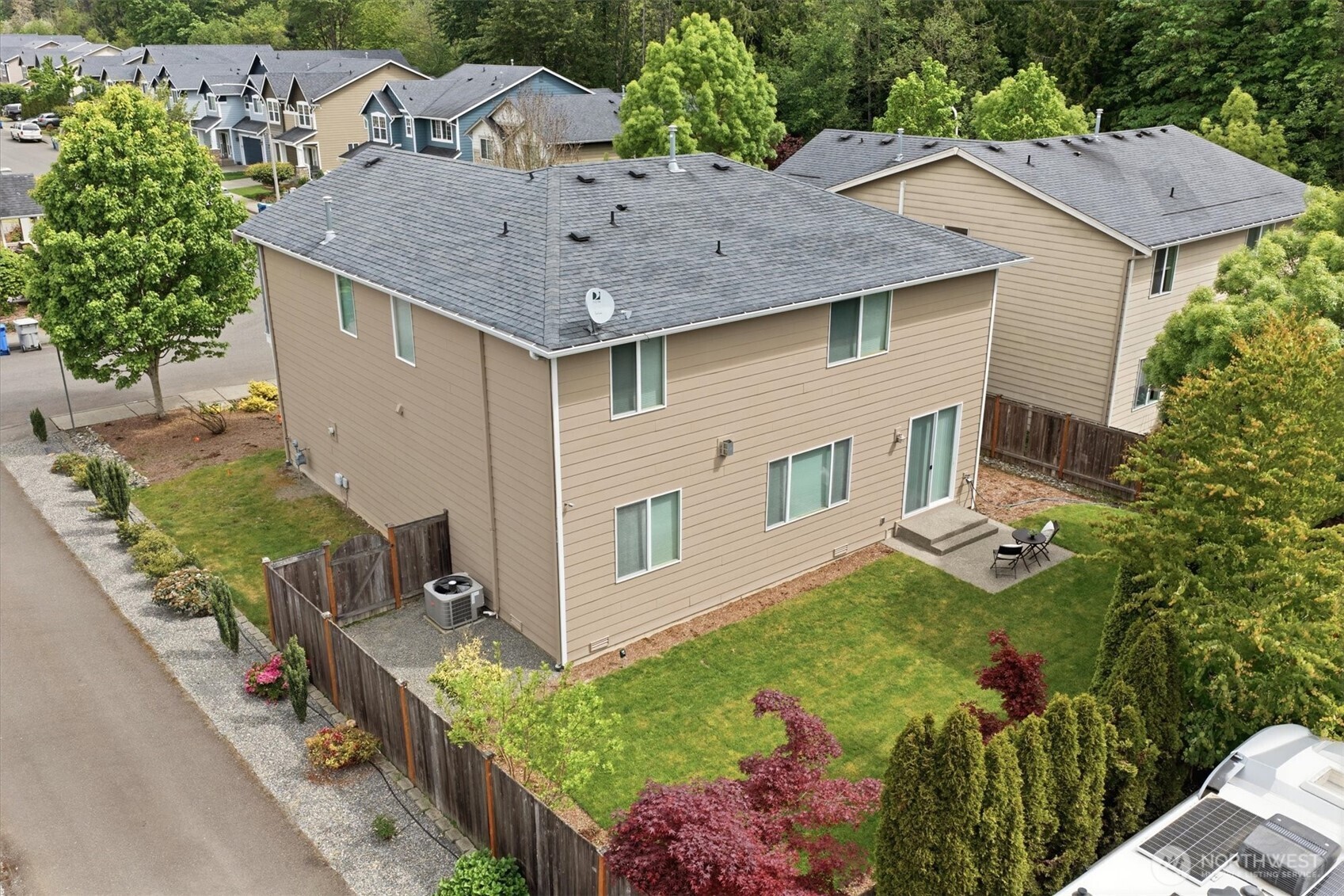 5231 Northeast 6th Street Renton, WA 98059 - Photo 32 of 40