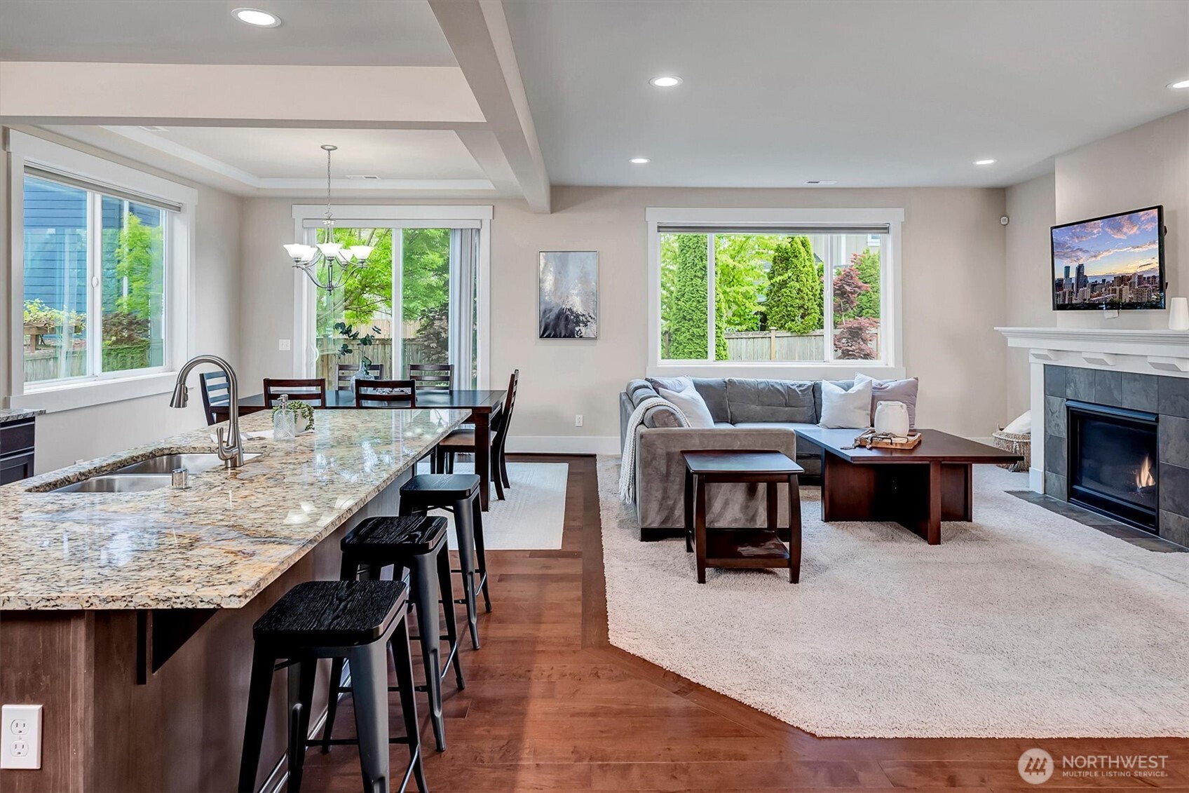 5231 Northeast 6th Street Renton, WA 98059 - Photo 4 of 40