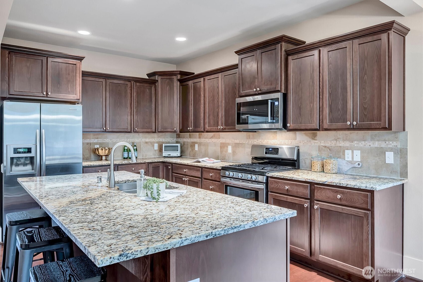 5231 Northeast 6th Street Renton, WA 98059 - Photo 9 of 40
