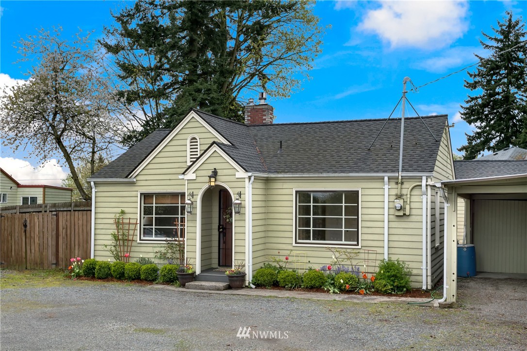 12747 Renton Avenue South Seattle, WA 98178 - Photo 2 of 25