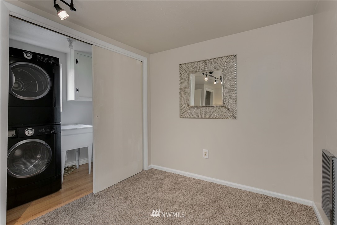 12747 Renton Avenue South Seattle, WA 98178 - Photo 21 of 25
