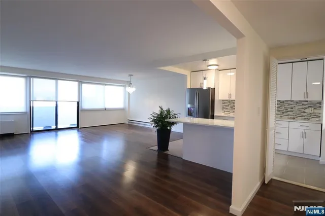 $3,500 | 1600 Center Avenue, Unit 12C, Fort Lee, NJ 07024