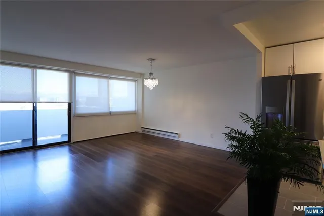 $3,500 | 1600 Center Avenue, Unit 12C, Fort Lee, NJ 07024