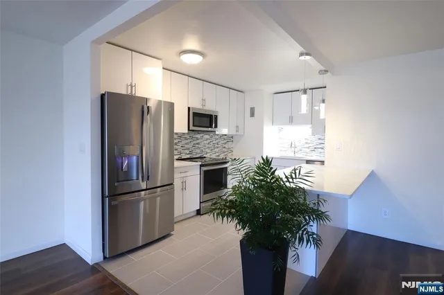 $3,500 | 1600 Center Avenue, Unit 12C, Fort Lee, NJ 07024