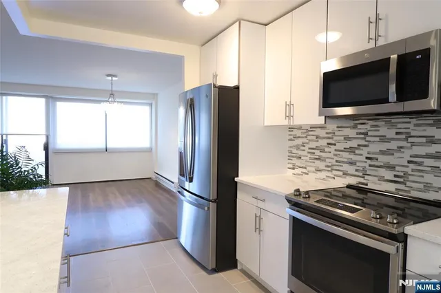 $3,500 | 1600 Center Avenue, Unit 12C, Fort Lee, NJ 07024