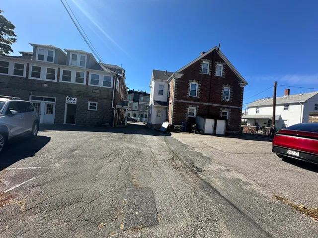 $3,800 | 206 Adams Street, Unit 206, Newton, MA 02458