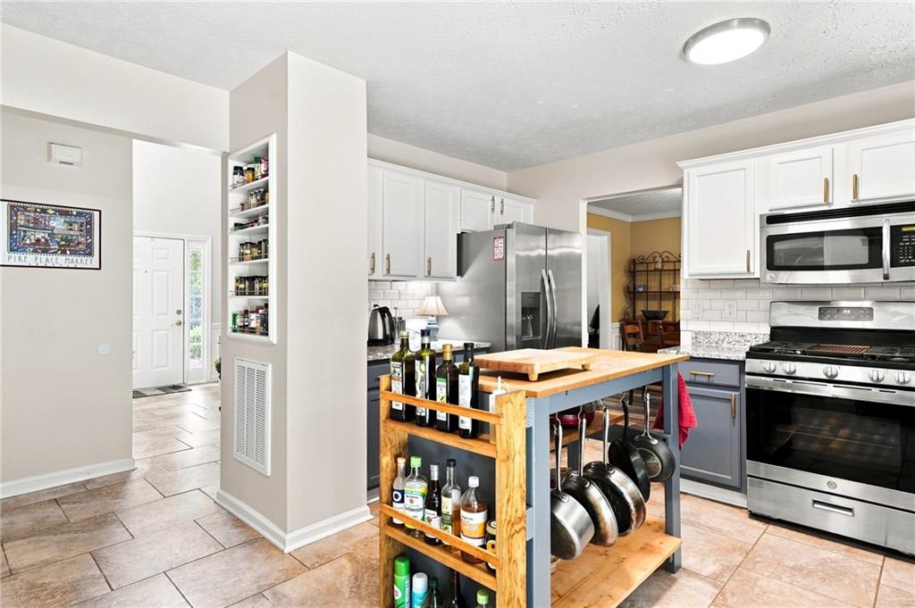 1593 Woodmore Road Southwest Marietta, GA 30008 - Photo 6 of 44 Gallery Image 6