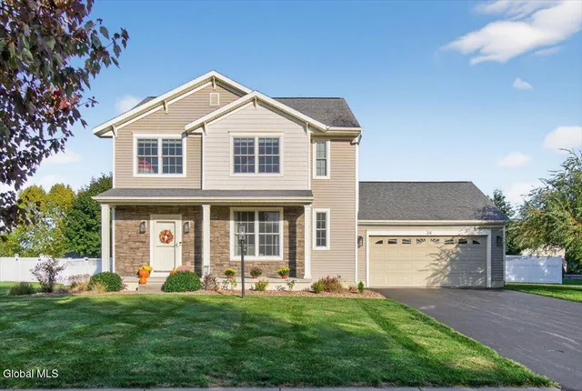 $545,000 | 34 Avendale Drive, Ballston Lake, NY 12019