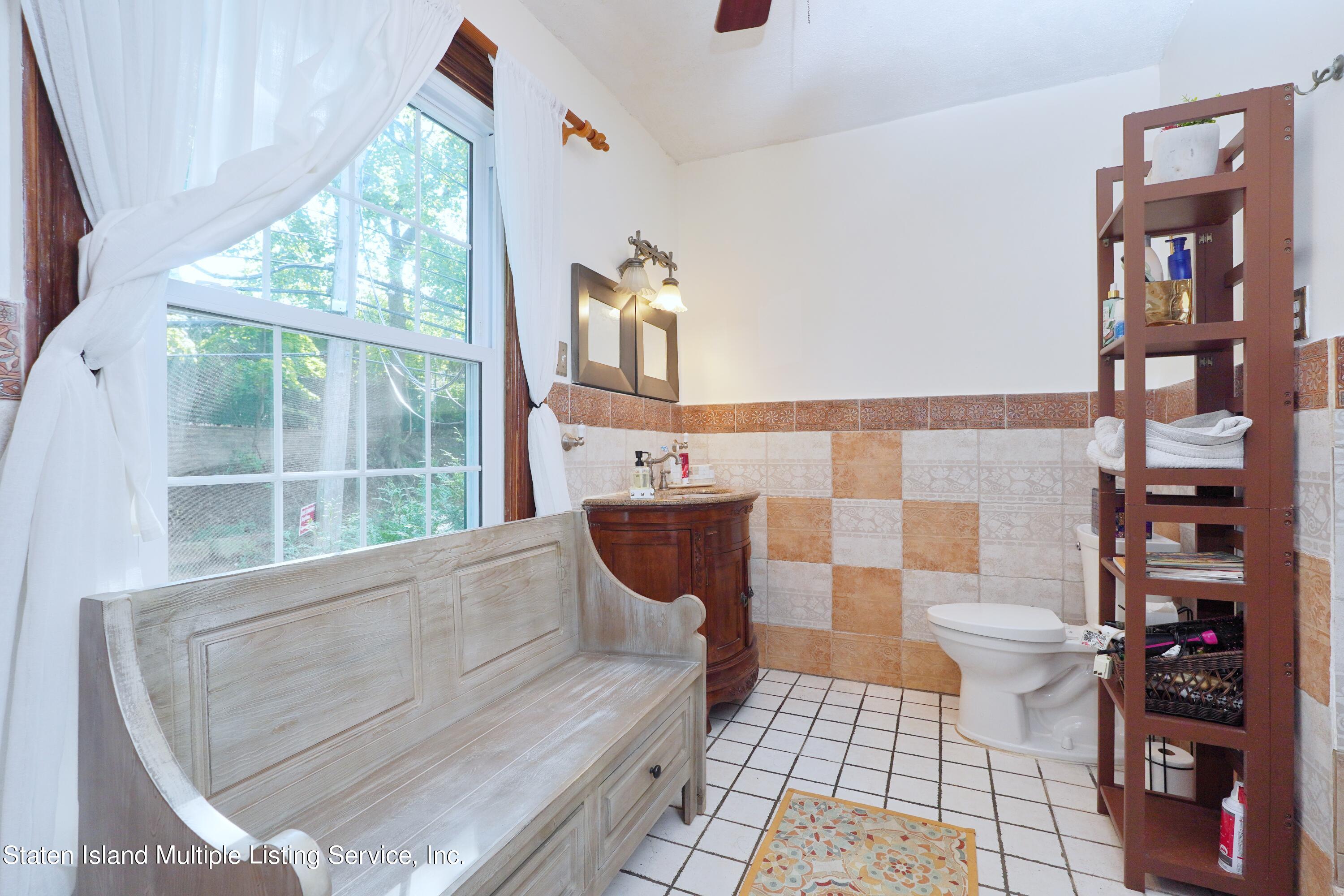 75 4 Corners Road Staten Island, NY 10304 - Photo 21 of 49 Bathroom01