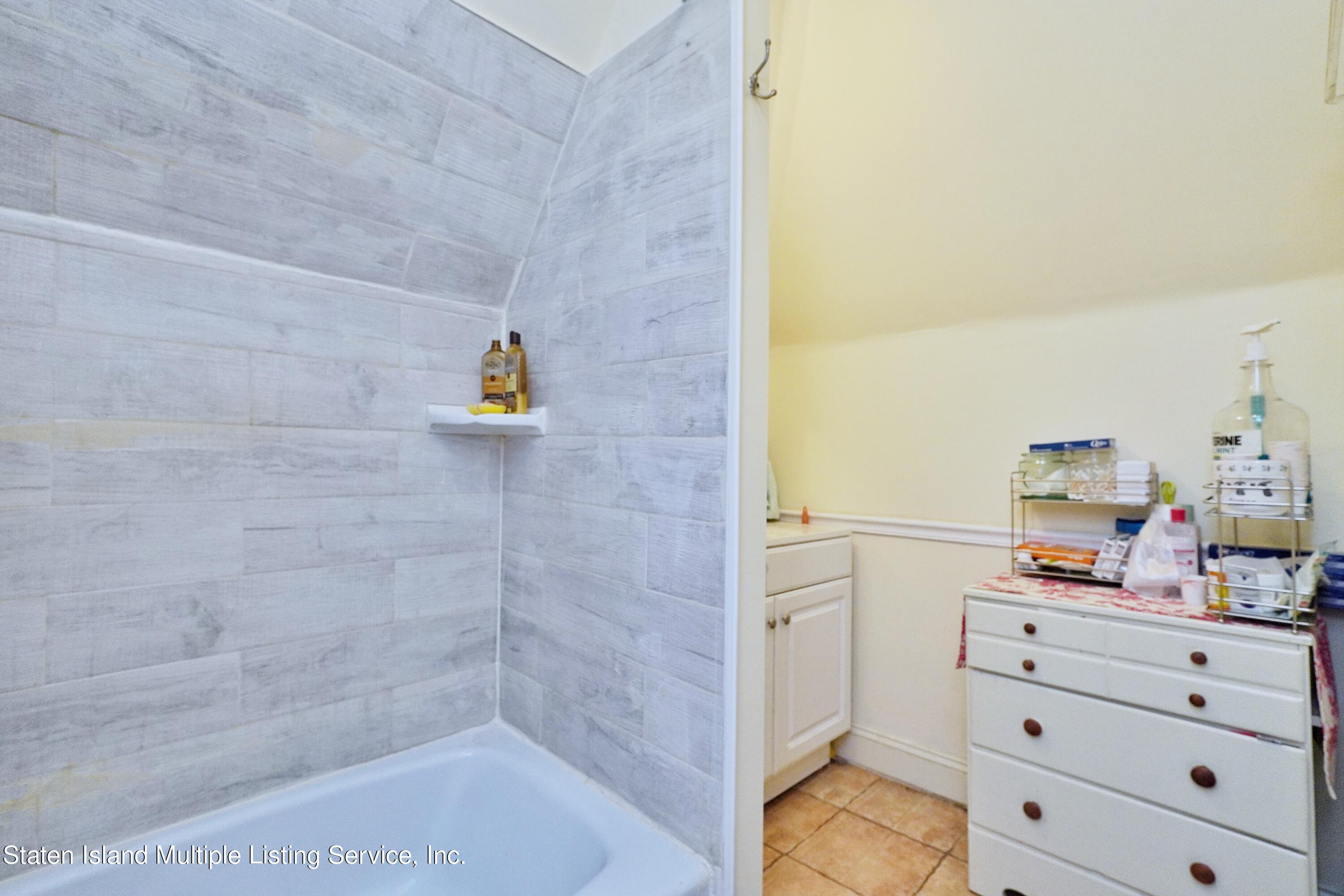 75 4 Corners Road Staten Island, NY 10304 - Photo 31 of 49 bathroom02