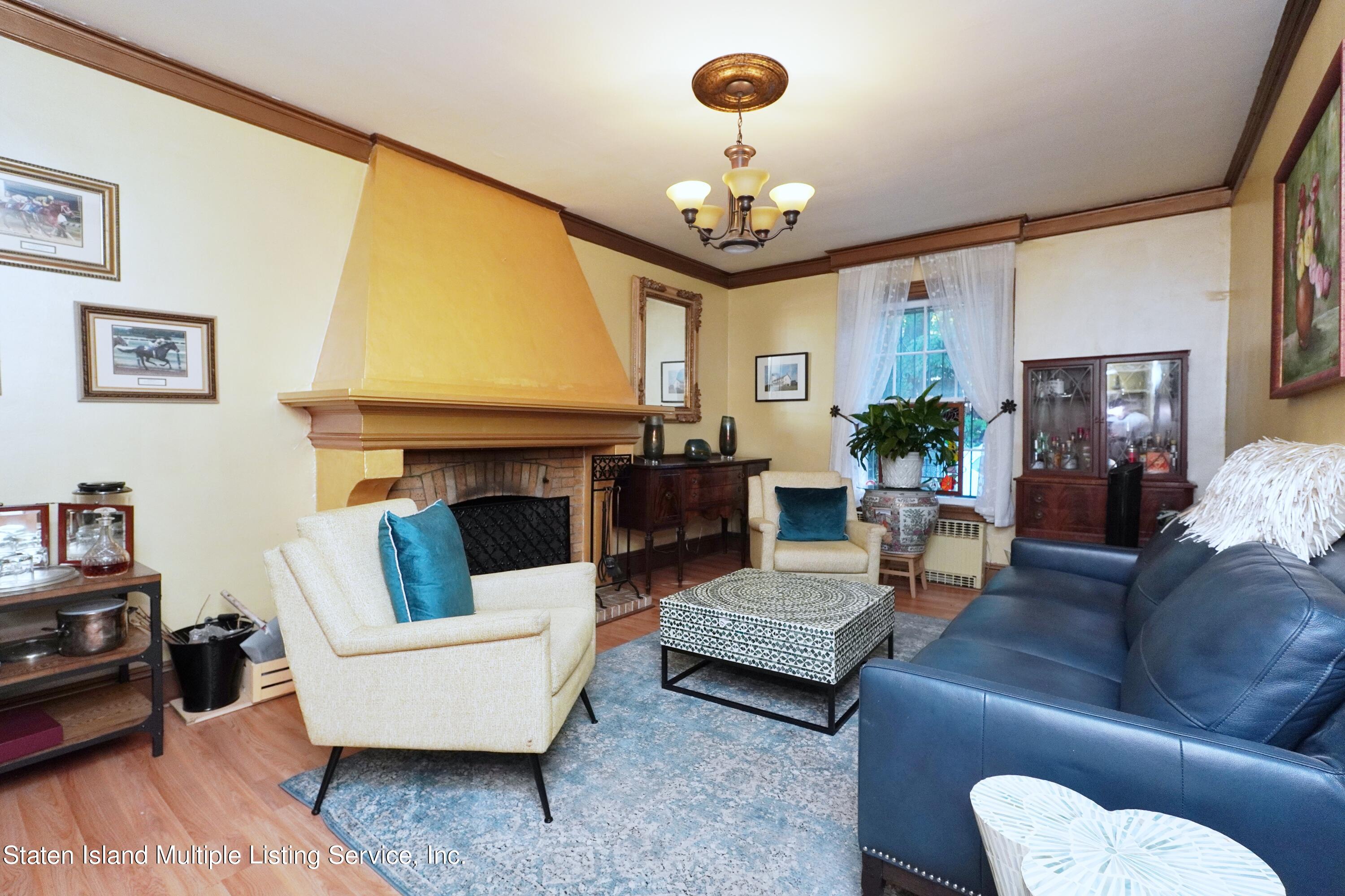 75 4 Corners Road Staten Island, NY 10304 - Photo 6 of 49 Family_Room