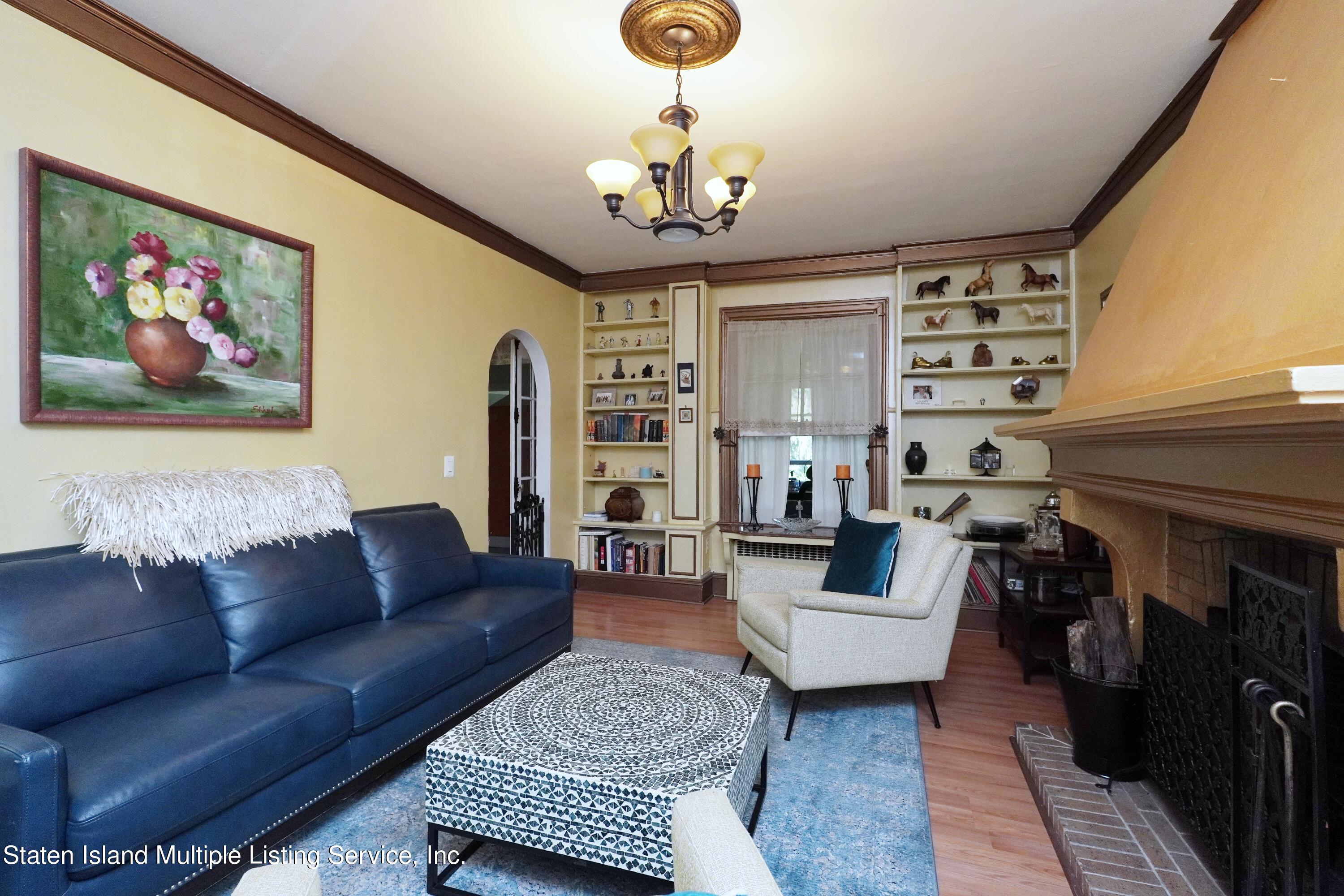 75 4 Corners Road Staten Island, NY 10304 - Photo 7 of 49 Family_Room2