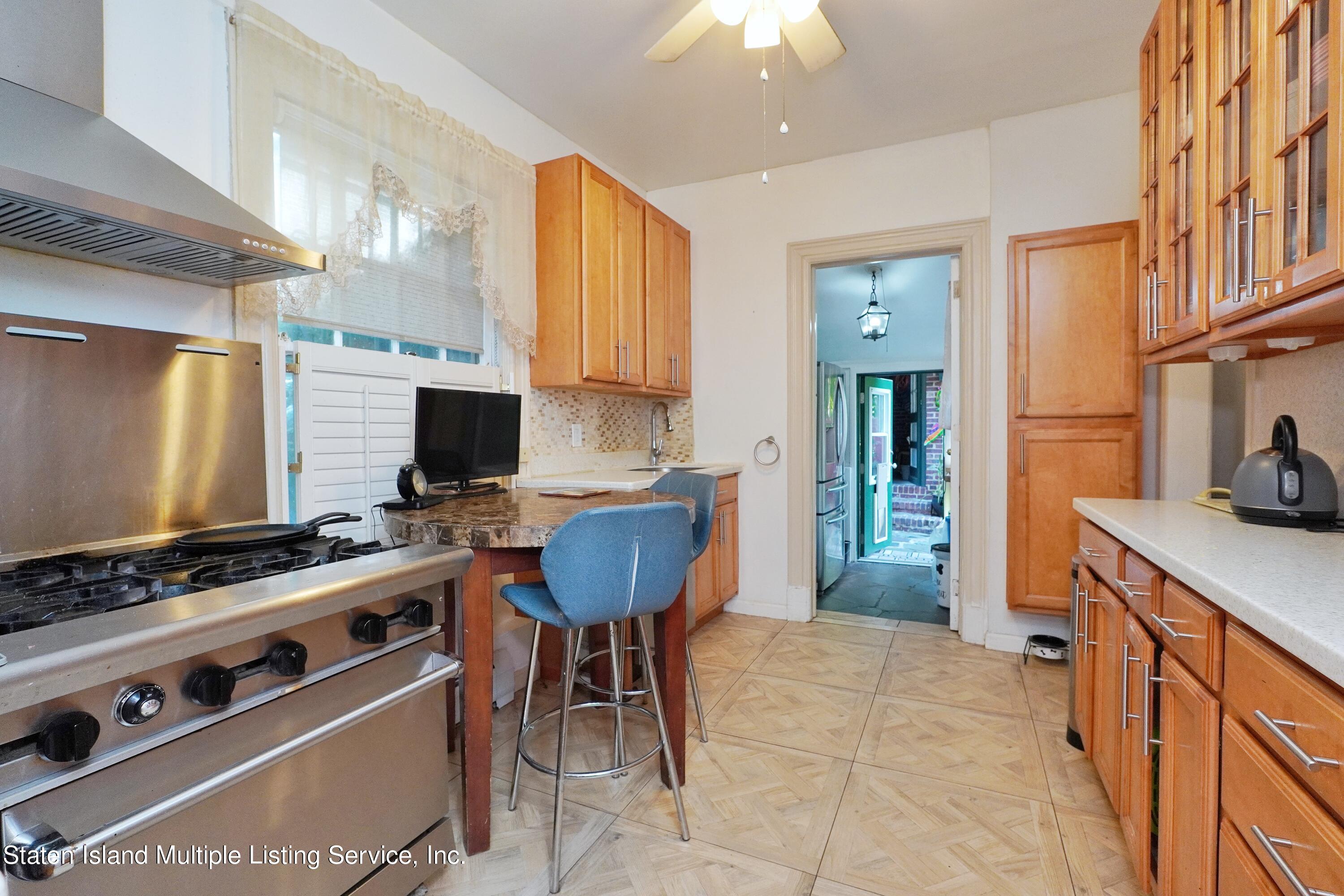 75 4 Corners Road Staten Island, NY 10304 - Photo 10 of 49 Kitchen03