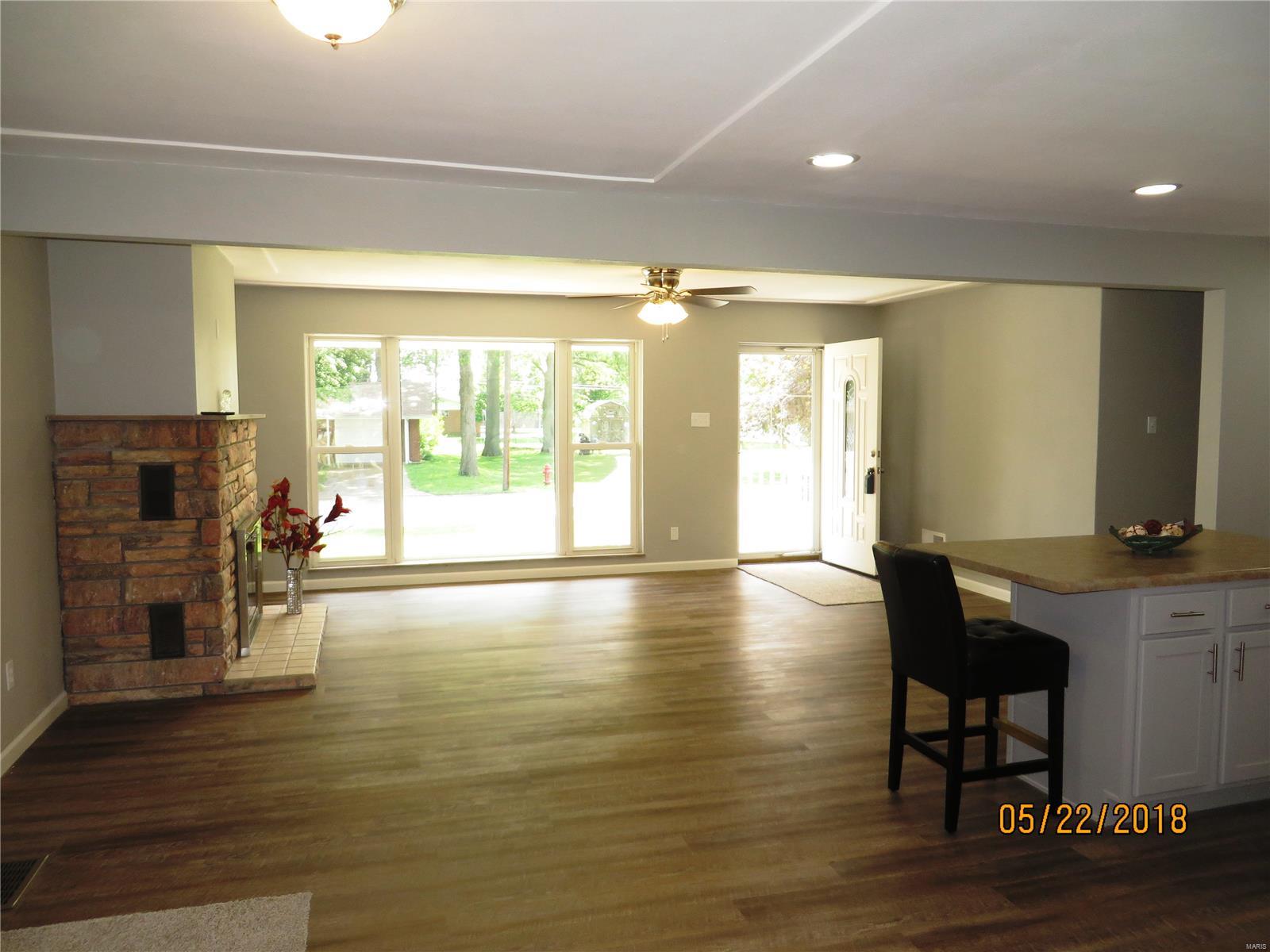746 Berry Road Wood River, IL 62095 - Photo 13 of 31