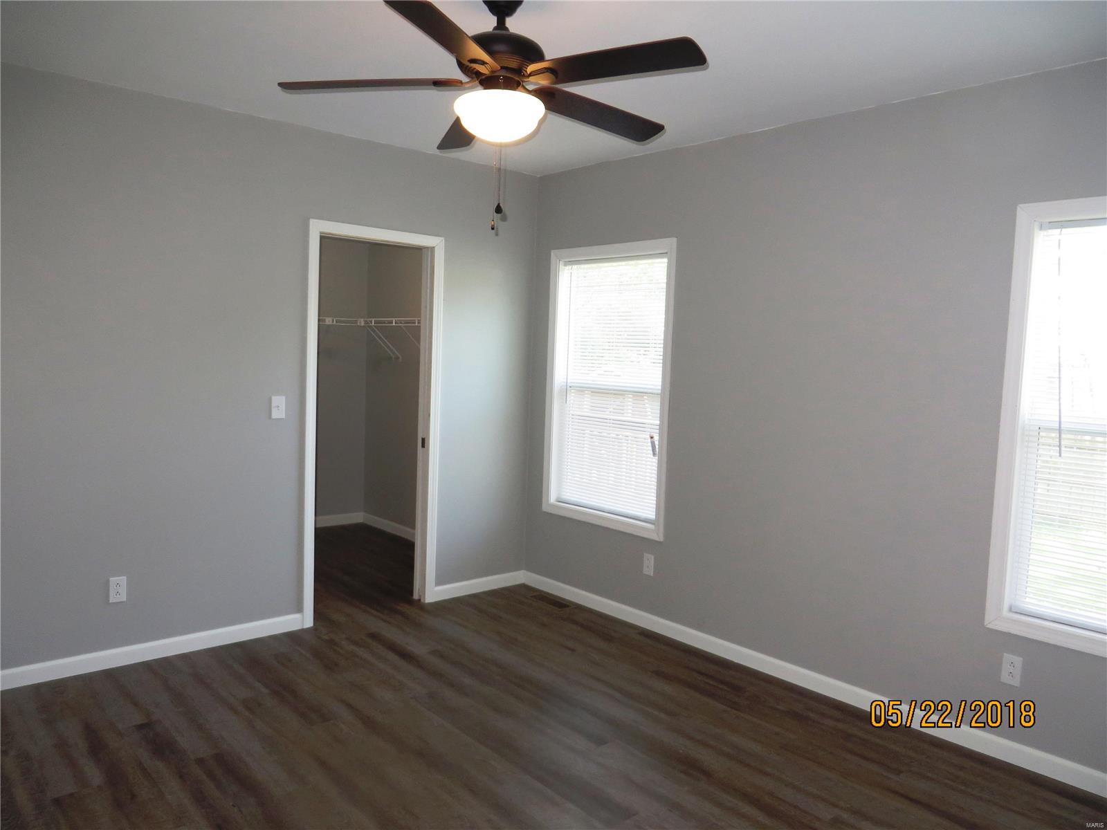 746 Berry Road Wood River, IL 62095 - Photo 15 of 31