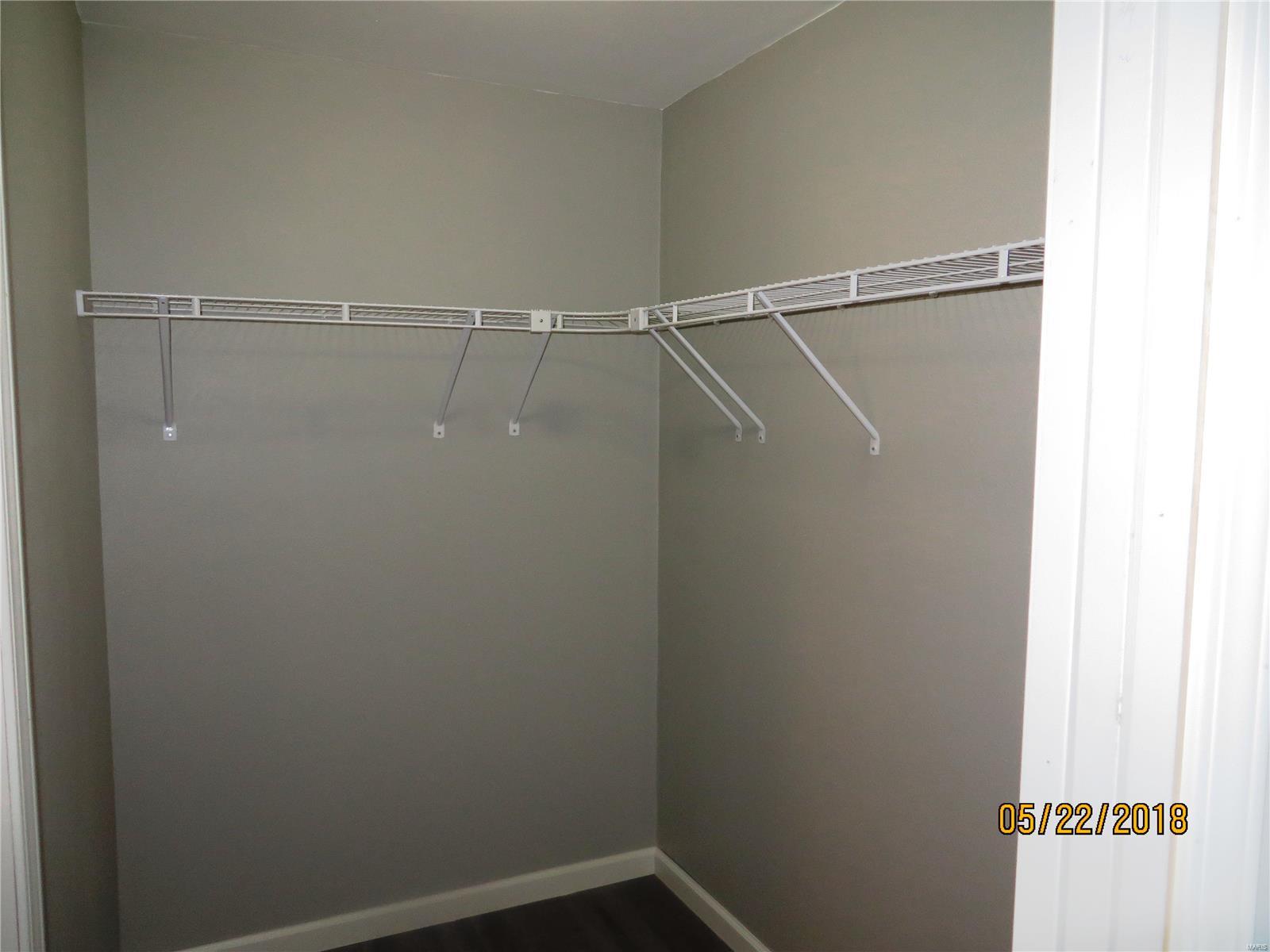 746 Berry Road Wood River, IL 62095 - Photo 16 of 31