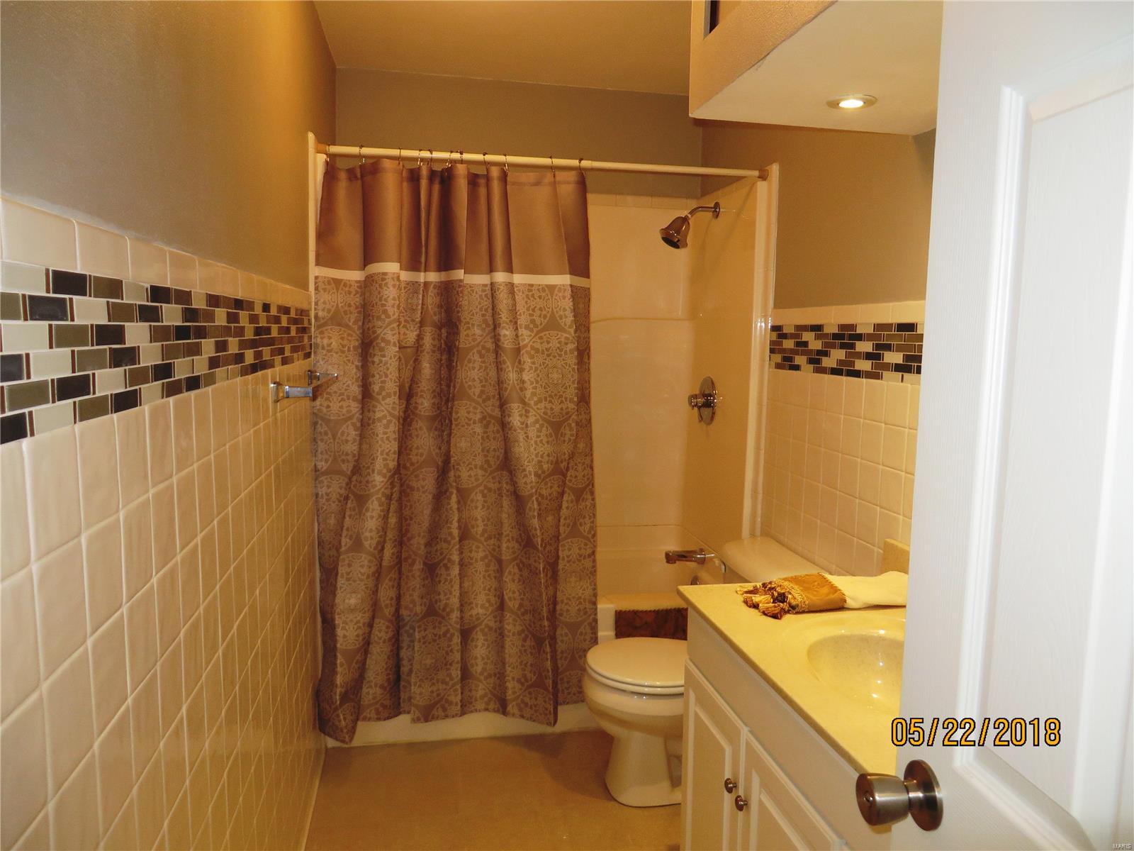 746 Berry Road Wood River, IL 62095 - Photo 10 of 31