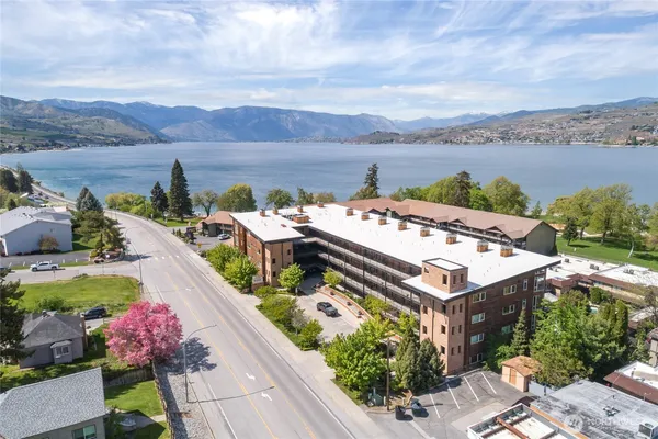 $299,000 | 2220 West Woodin Avenue, Unit 108, Chelan, WA 98816
