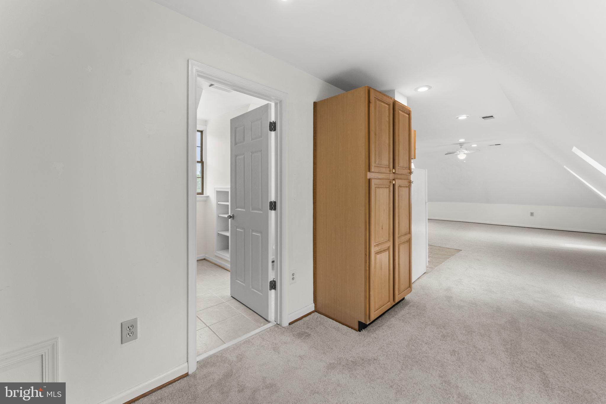 19725 Woodtrail Road Round Hill, VA 20141 - Photo 64 of 93 Upper Level Apartment
