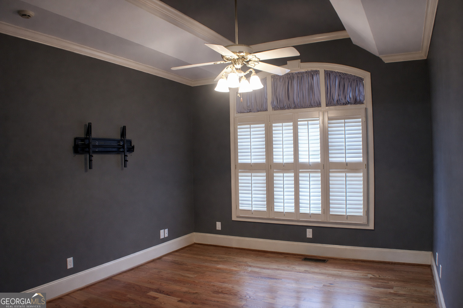 418 Flora Ext Avenue Rome, GA 30161 - Photo 18 of 35 a view of a livingroom with a fan