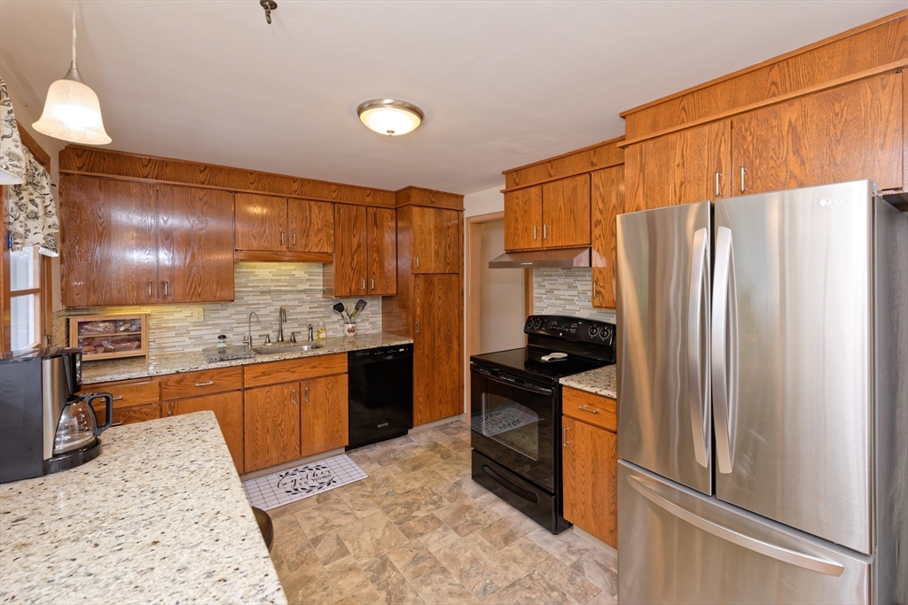 11 Lyman Road Framingham, MA 01701 - Photo 13 of 42 Gallery Image 13