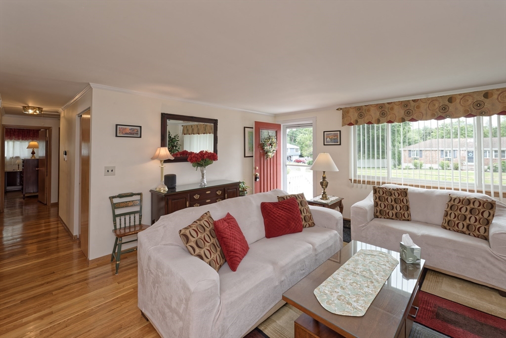 11 Lyman Road Framingham, MA 01701 - Photo 3 of 42 Gallery Image 3