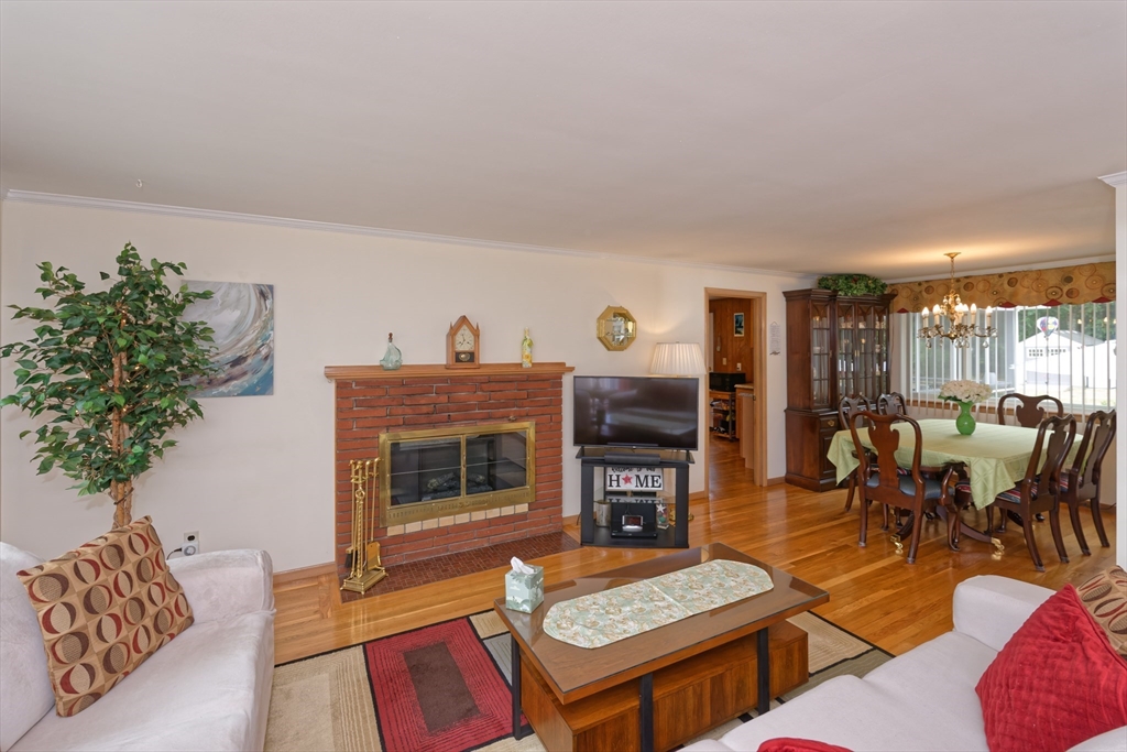 11 Lyman Road Framingham, MA 01701 - Photo 4 of 42 Gallery Image 4