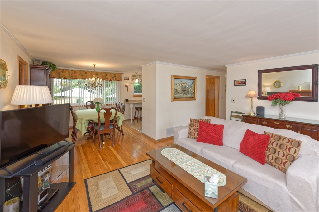 11 Lyman Road Framingham, MA 01701 - Photo 5 of 42 Gallery Image 5