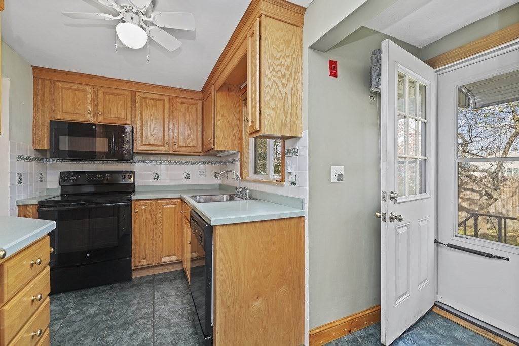 62 Rindone Street Holbrook, MA 02343 - Photo 8 of 34 Gallery Image 8