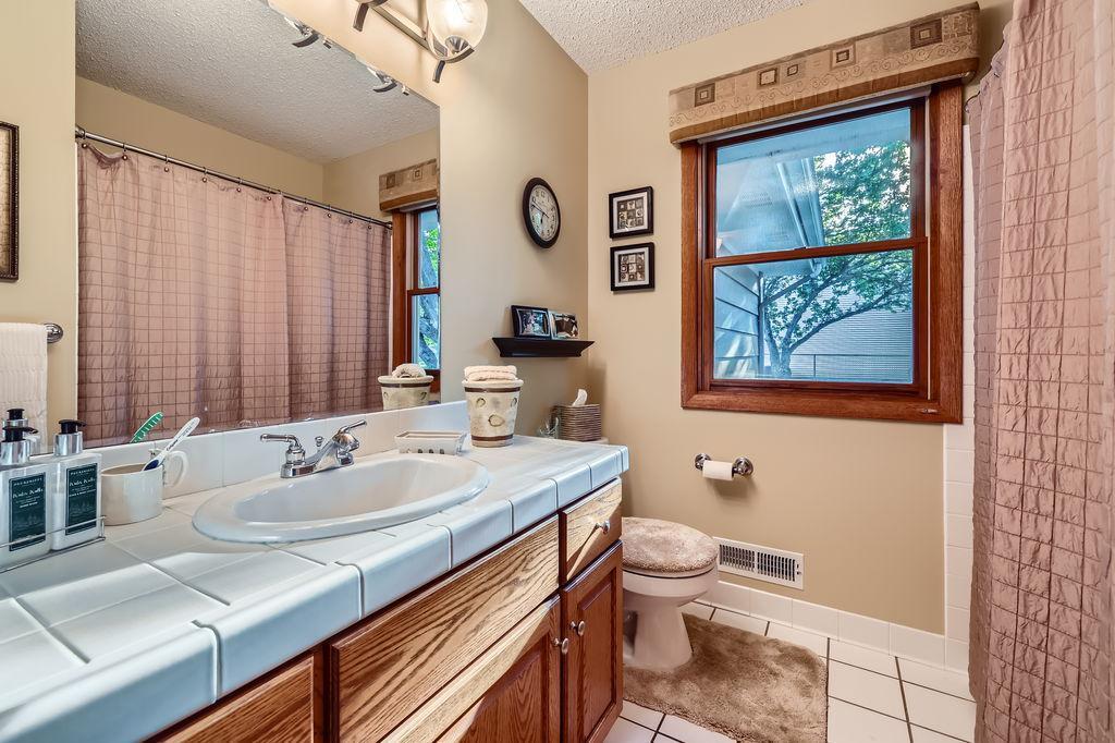 9720 Upton Road Bloomington, MN 55431 - Photo 14 of 37