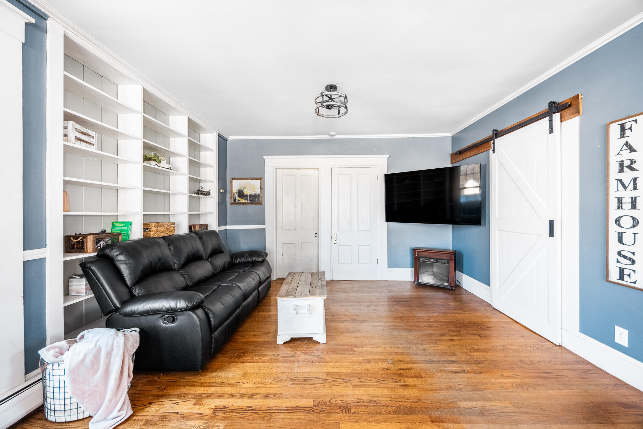 259 River Road Orrington, ME 04474 - Photo 12 of 58 Living-2