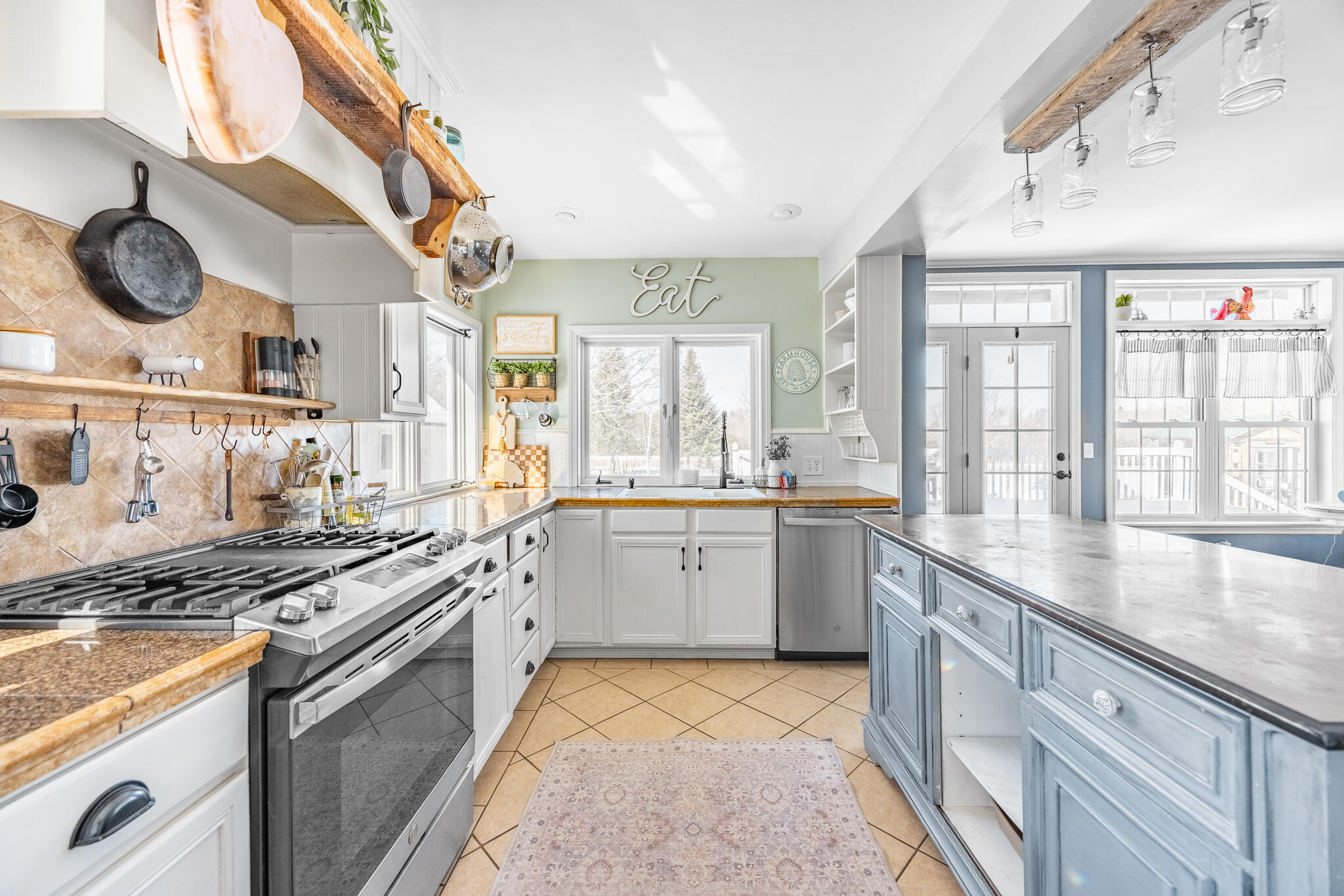 259 River Road Orrington, ME 04474 - Photo 6 of 58 Kitchen