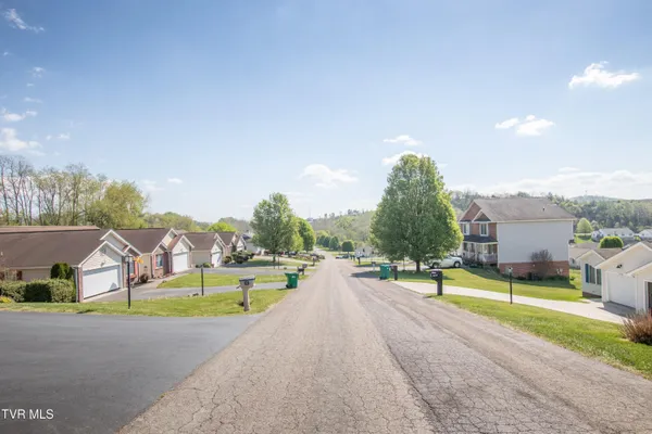 $350,000 | 20892 Deer Run Drive, Unit A & B, Abingdon, VA 24211