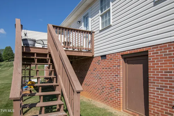 $350,000 | 20892 Deer Run Drive, Unit A & B, Abingdon, VA 24211