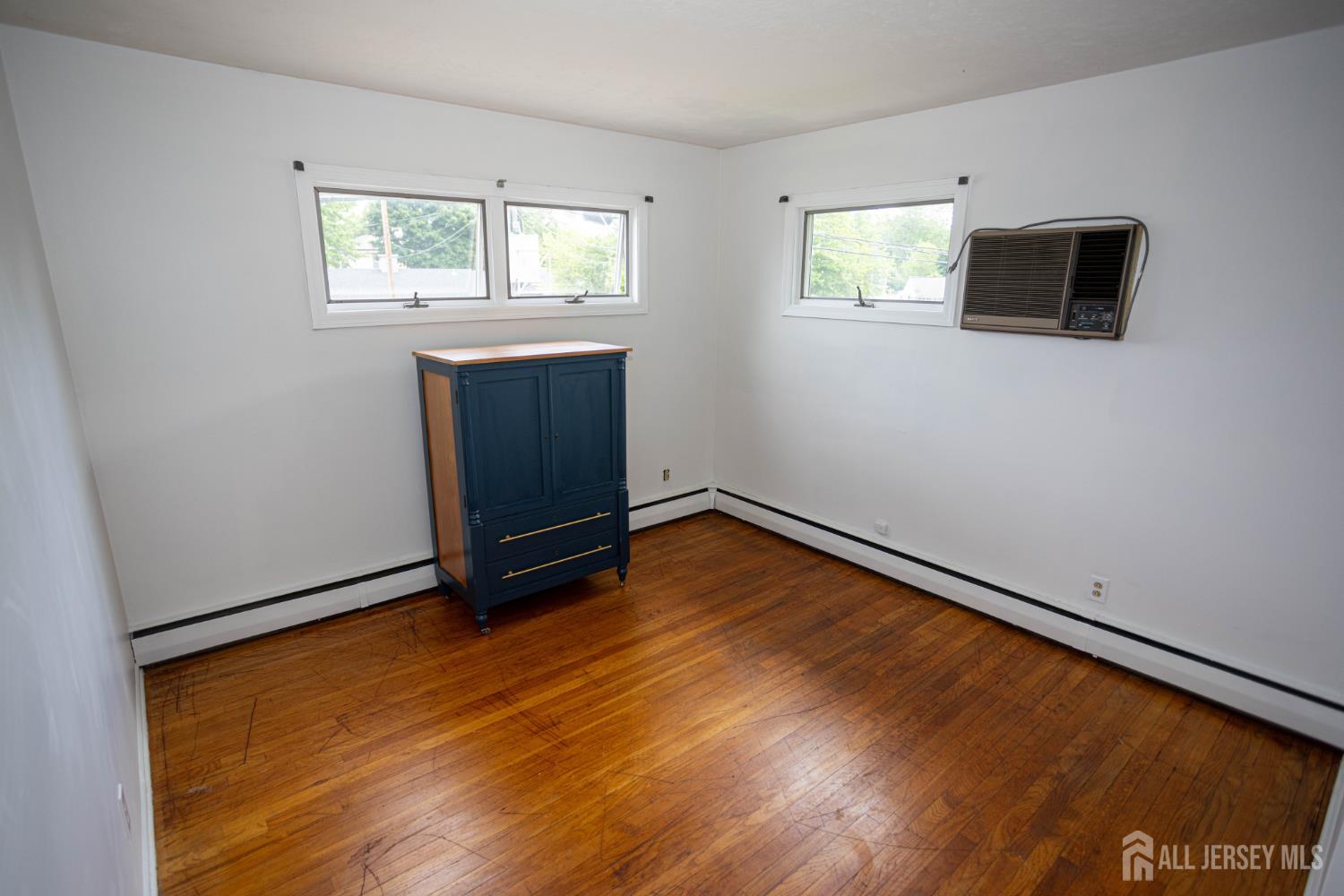 8 Stony Road Edison, NJ 08817 - Photo 24 of 45