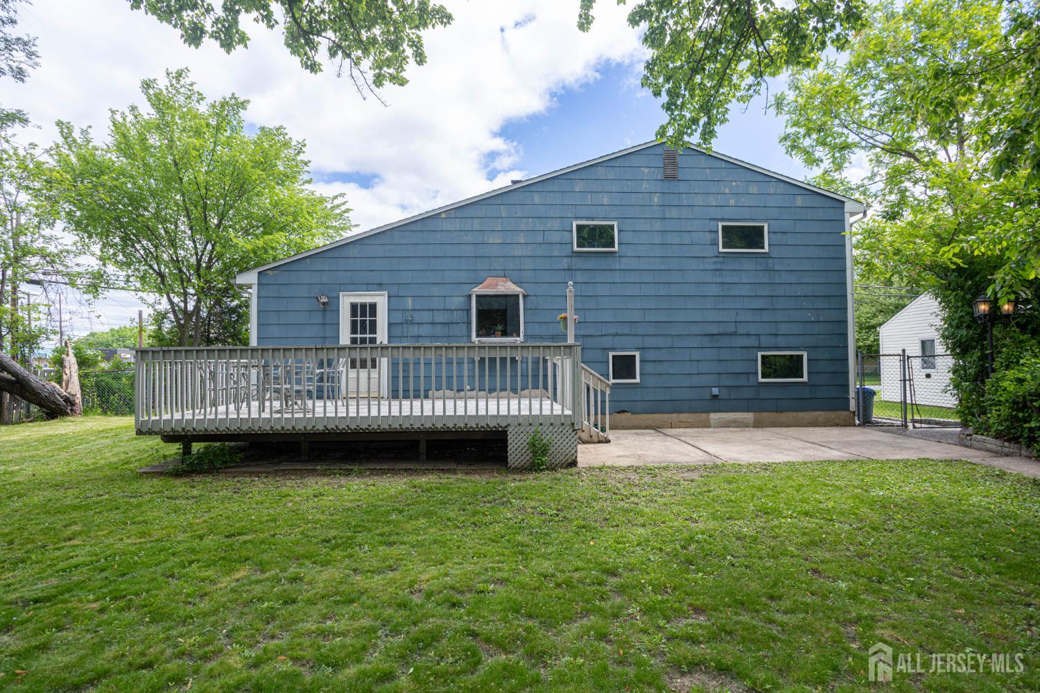 8 Stony Road Edison, NJ 08817 - Photo 5 of 45